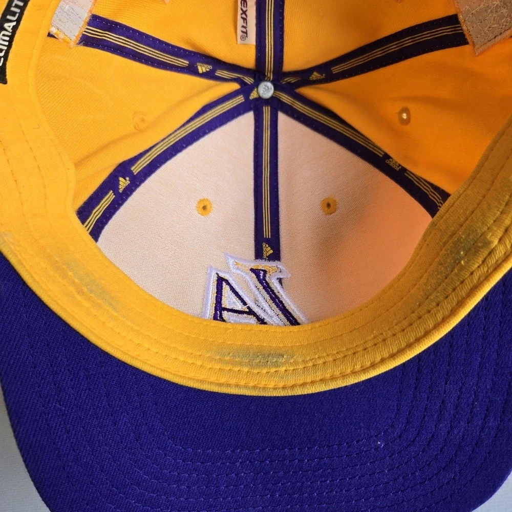 Adidas LA Lakers 16 X World Champions Patches Hat Men's L/XL Yellow‎ Gold NBA